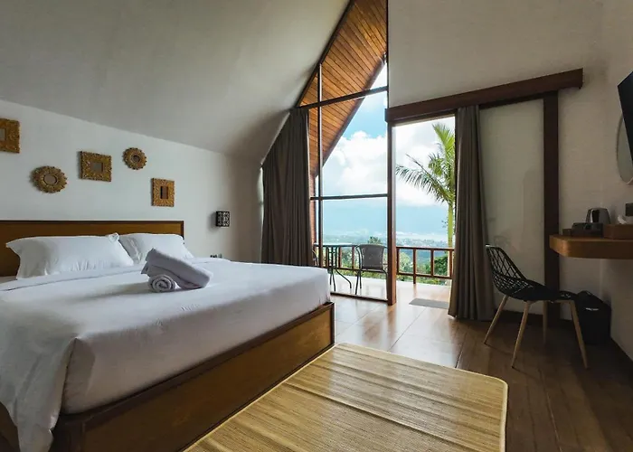 Catu Glamping Bedugul ロッジ *